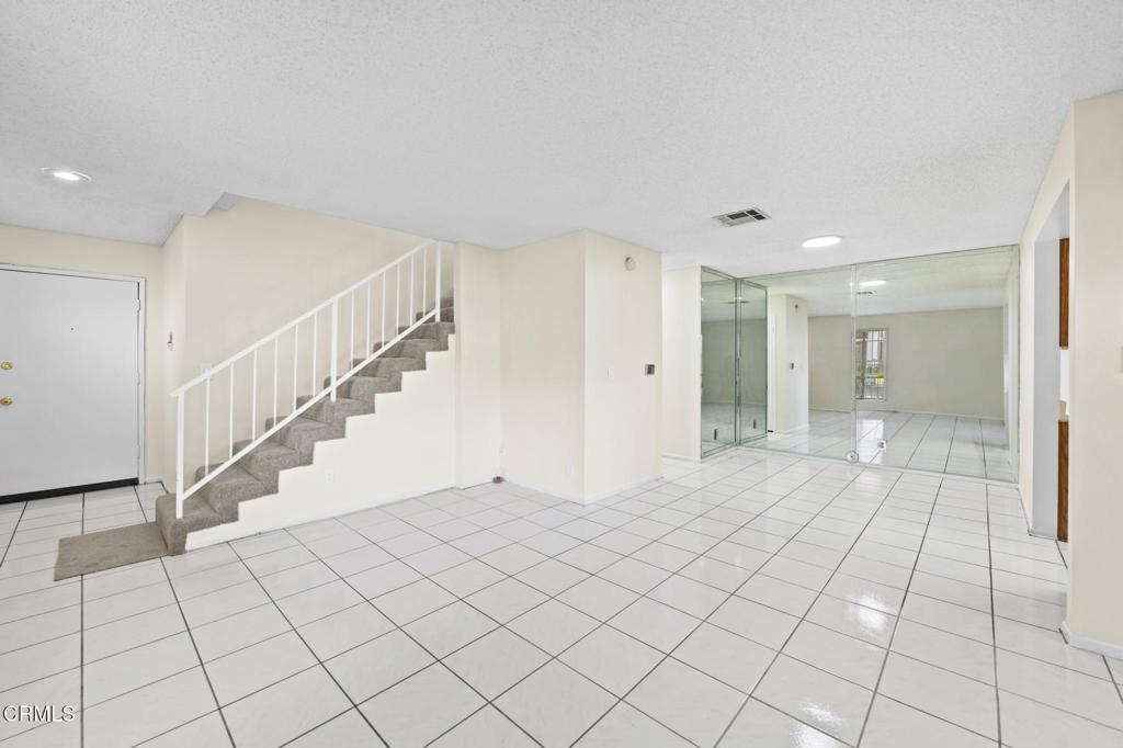 1236 S Union Avenue 8