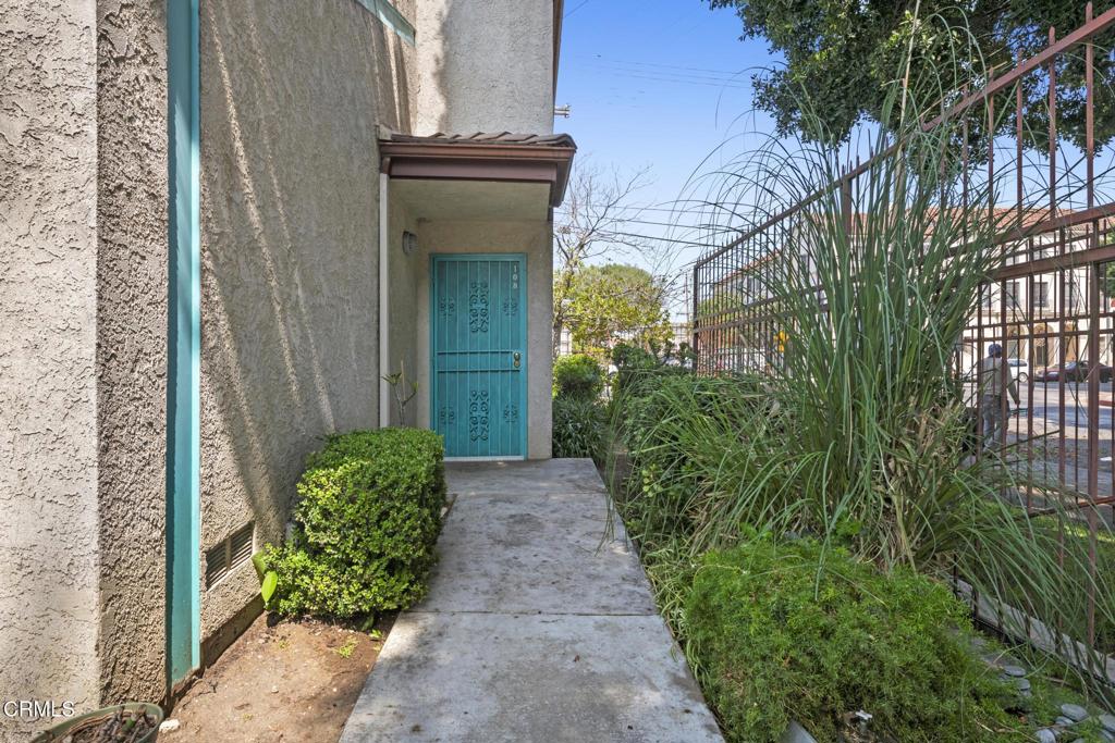 1236 S Union Avenue 8