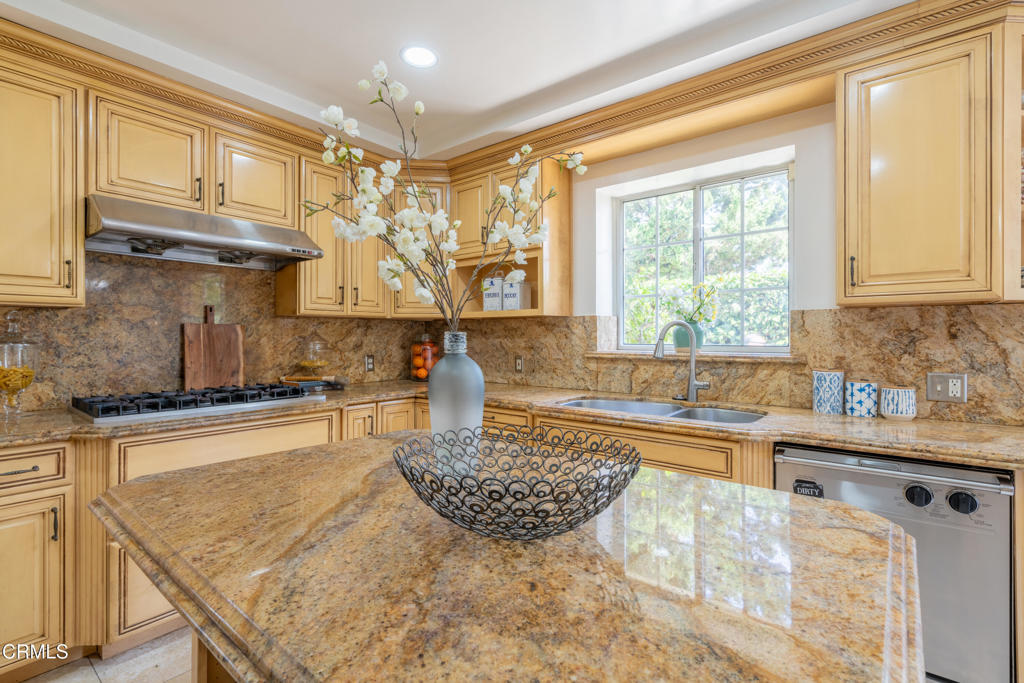 653 Chaucer Road