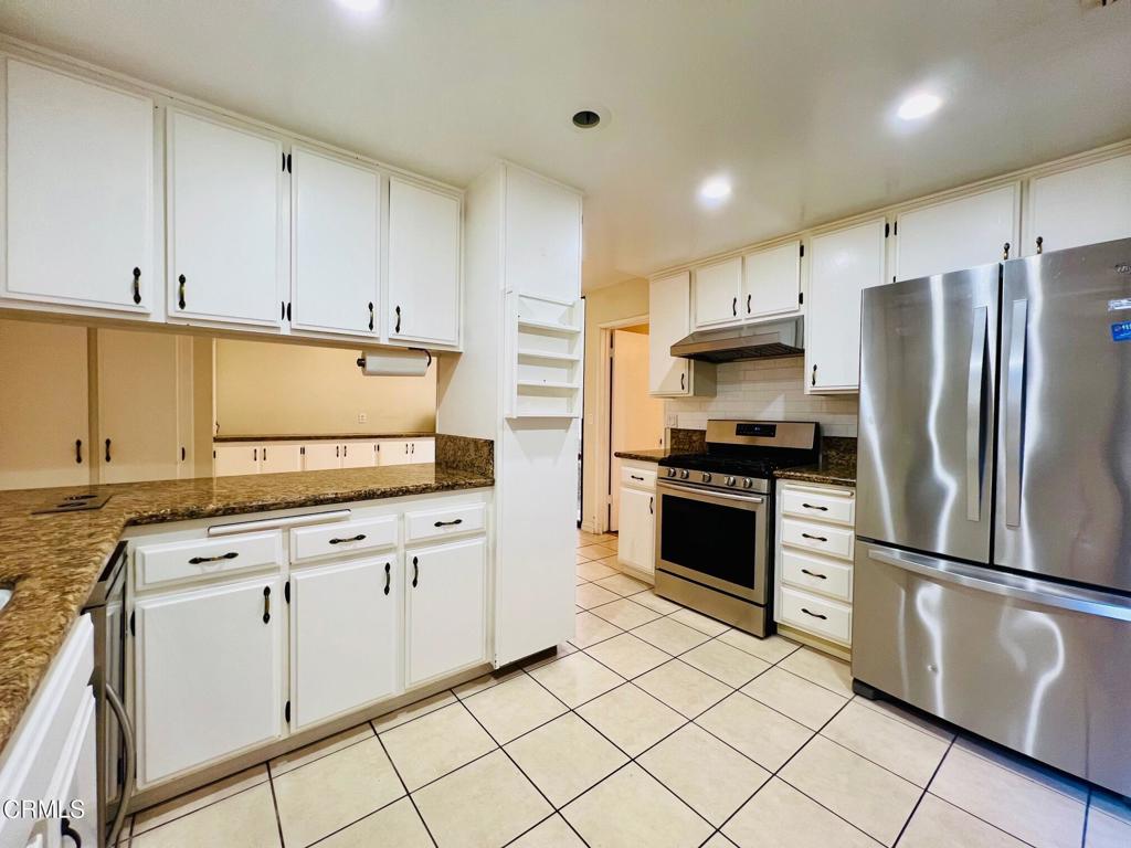 1110 Las Riendas Way 30