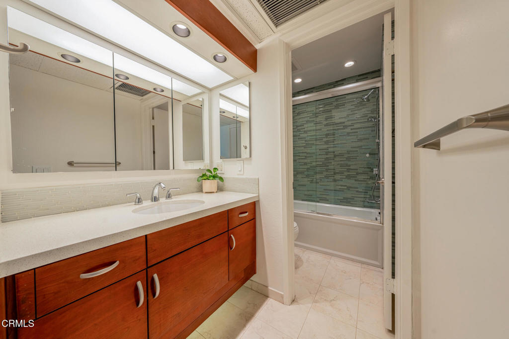 2940 N Verdugo Road 411