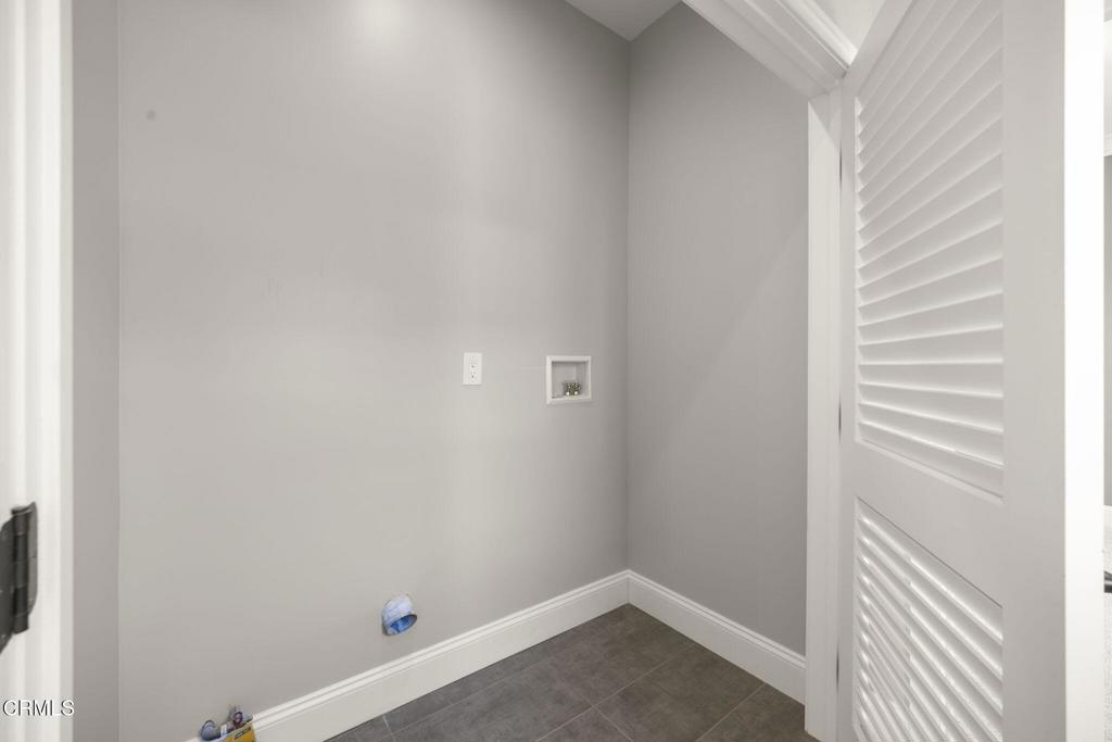 188 S Sierra Madre Boulevard 10