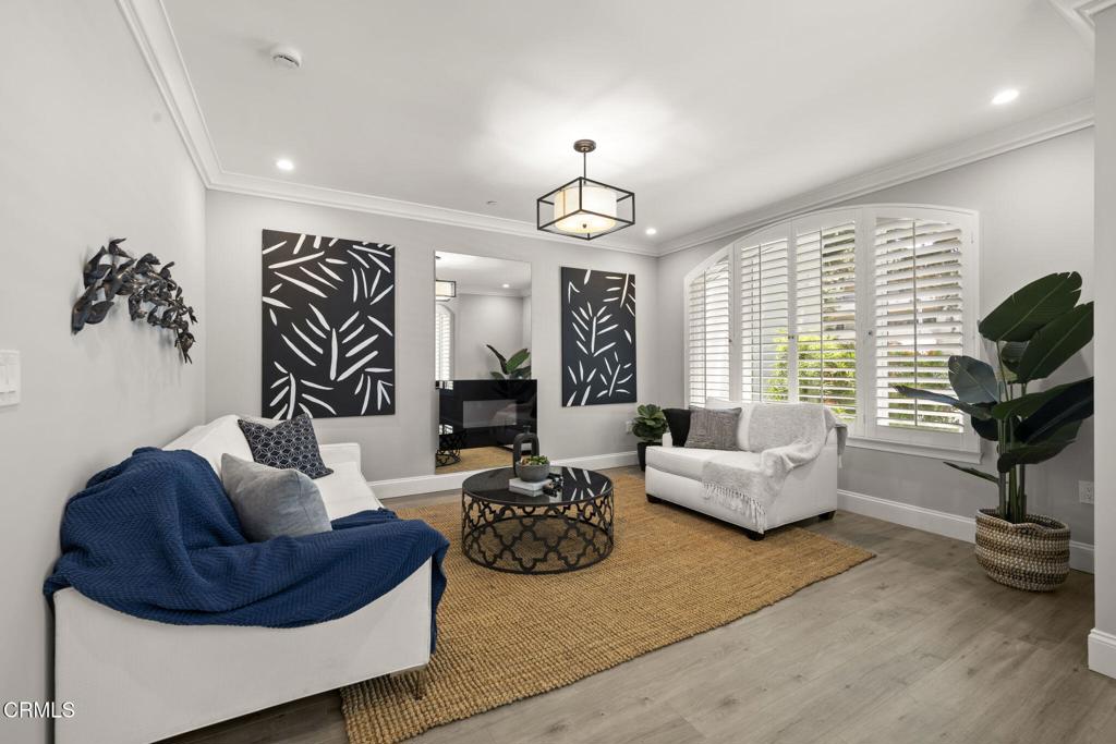 188 S Sierra Madre Boulevard 10