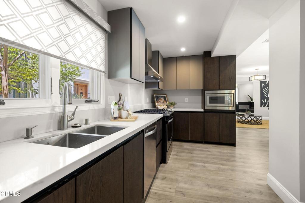 188 S Sierra Madre Boulevard 10