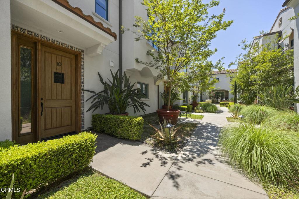 188 S Sierra Madre Boulevard 10