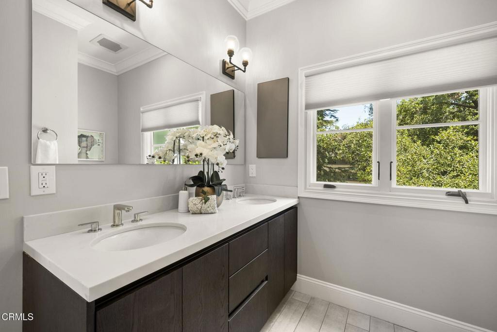 188 S Sierra Madre Boulevard 10