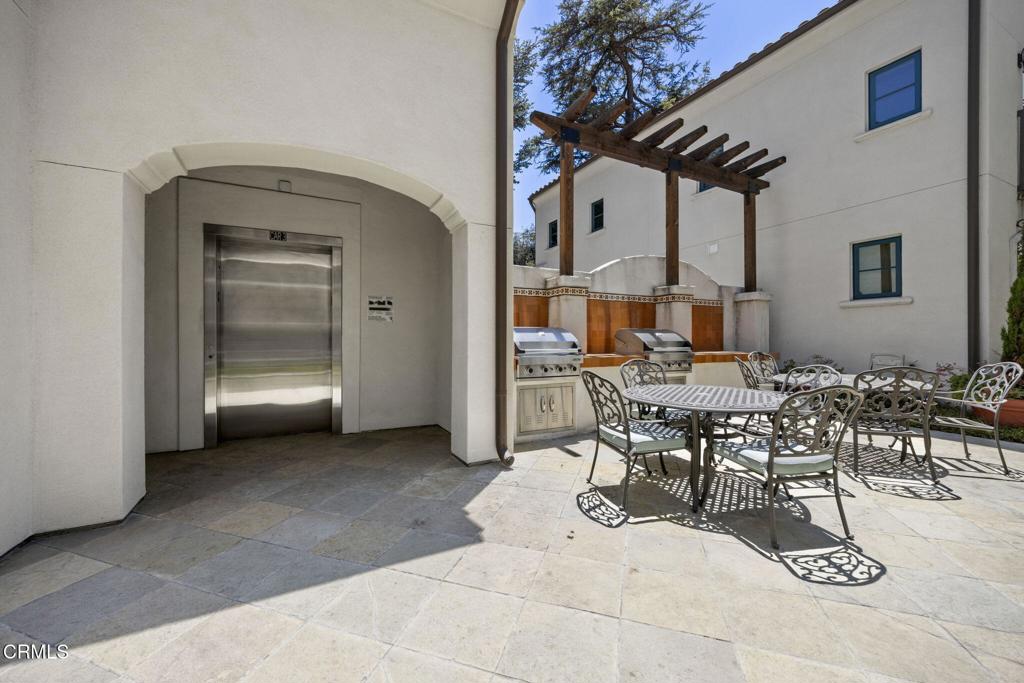 188 S Sierra Madre Boulevard 10