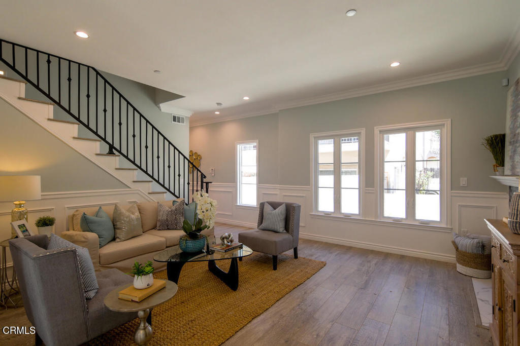 305 S Arroyo Drive