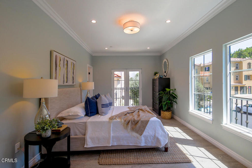 305 S Arroyo Drive