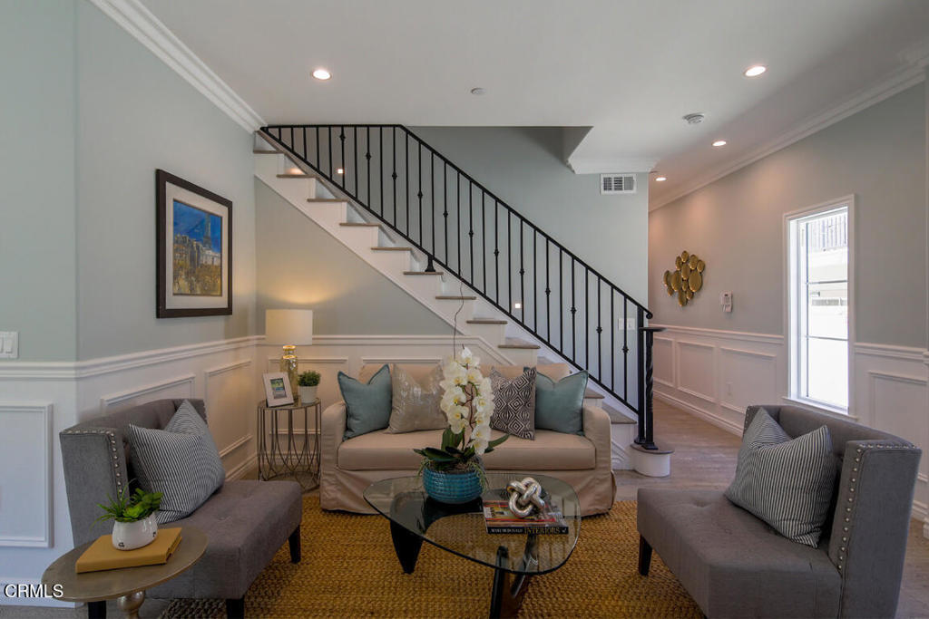 305 S Arroyo Drive