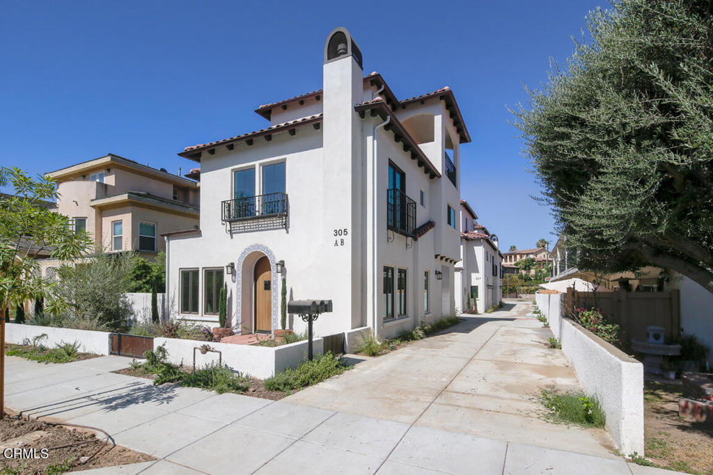 305 S Arroyo Drive