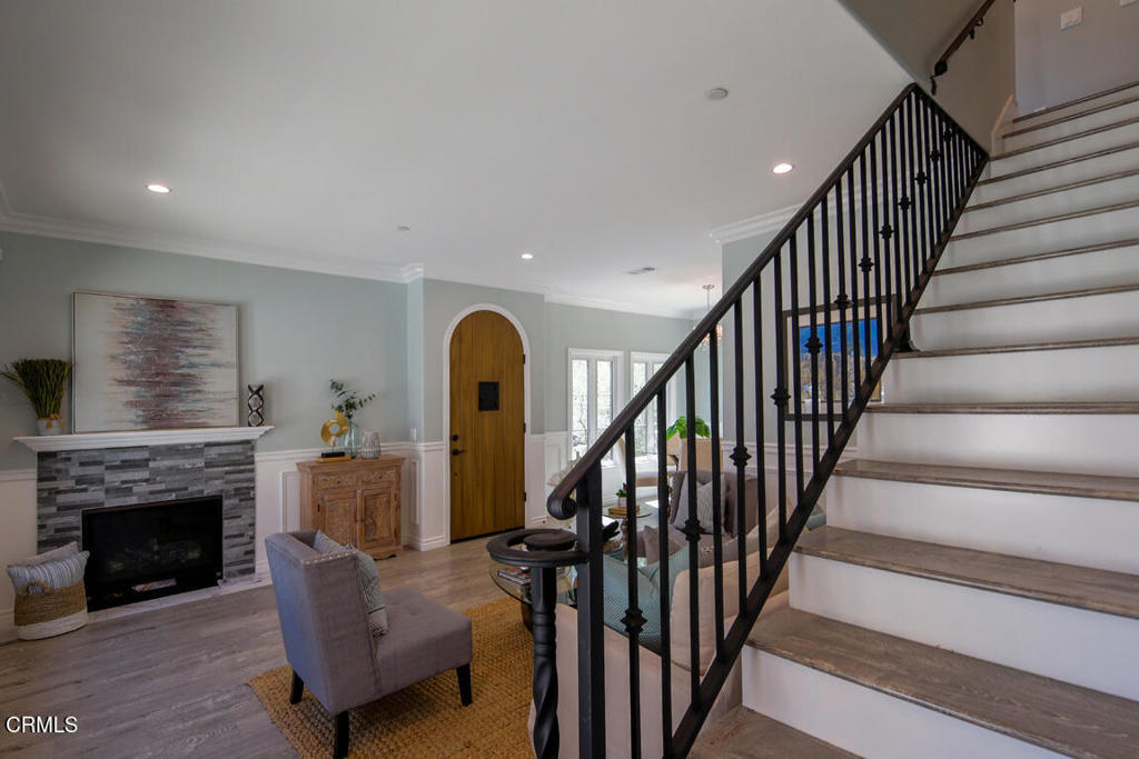 305 S Arroyo Drive