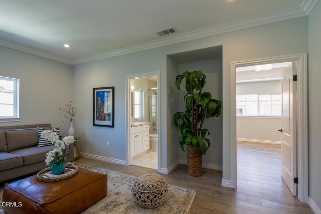 305 S Arroyo Drive