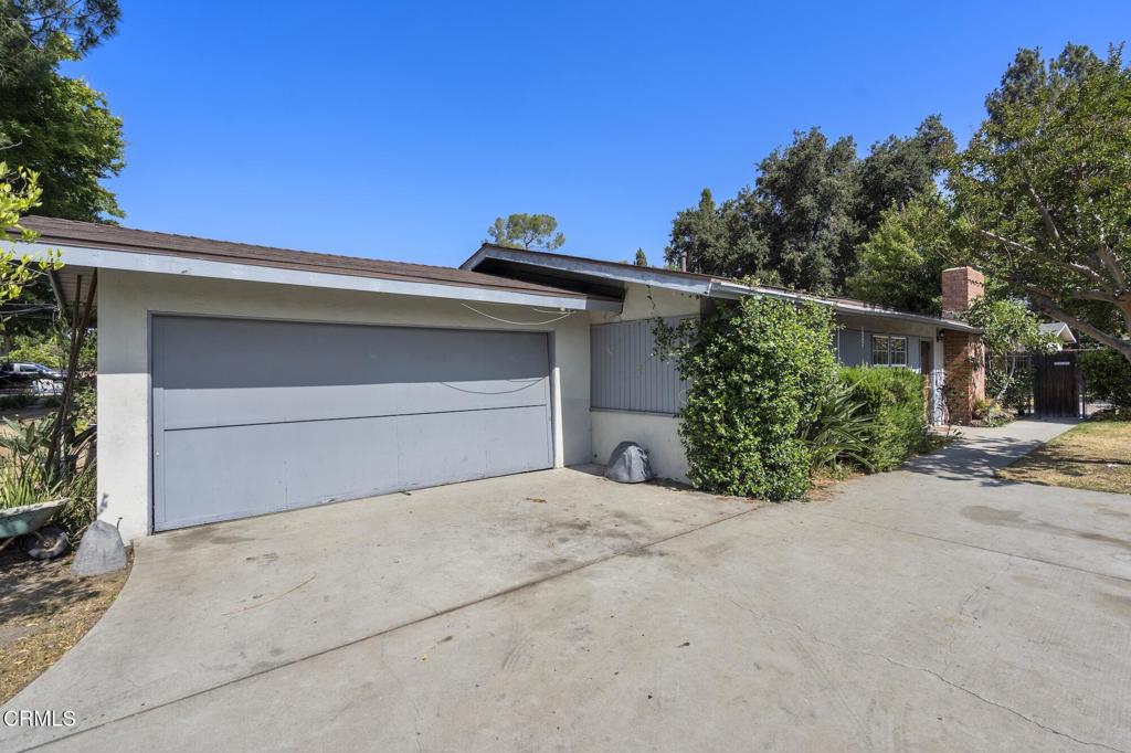 929 Diamond Street