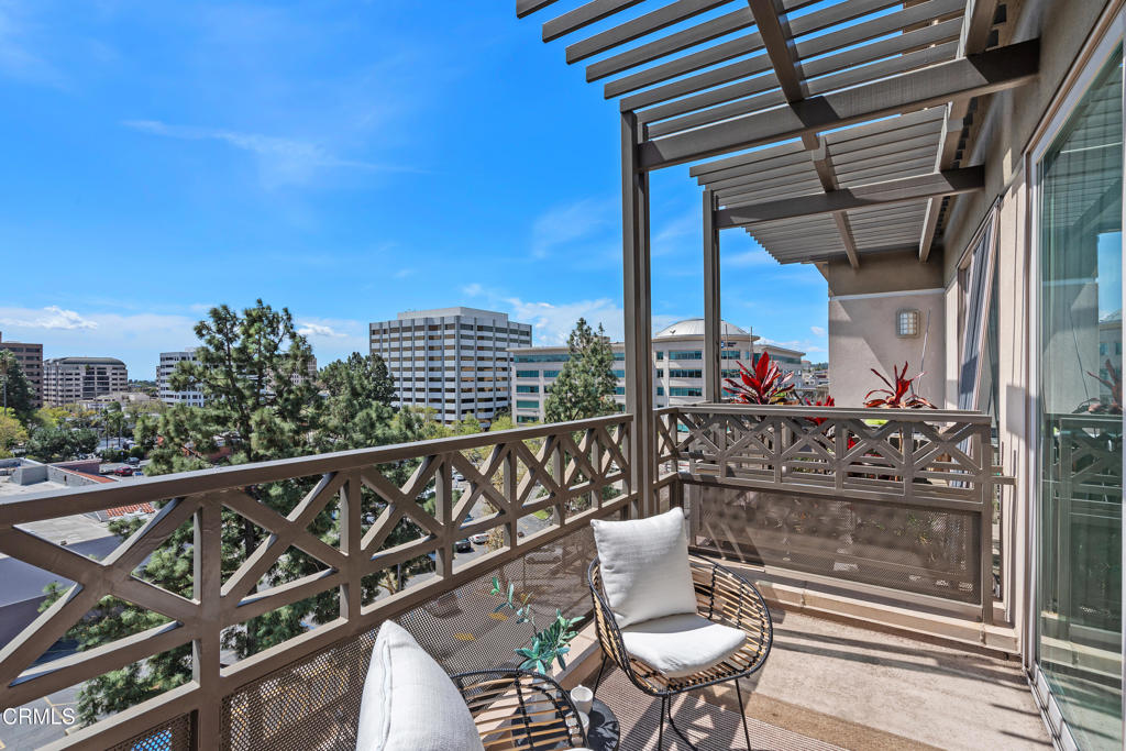 931 E Walnut Street 612