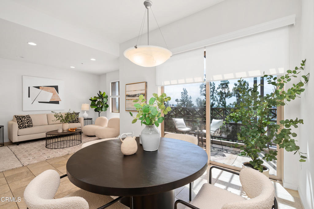 931 E Walnut Street 612