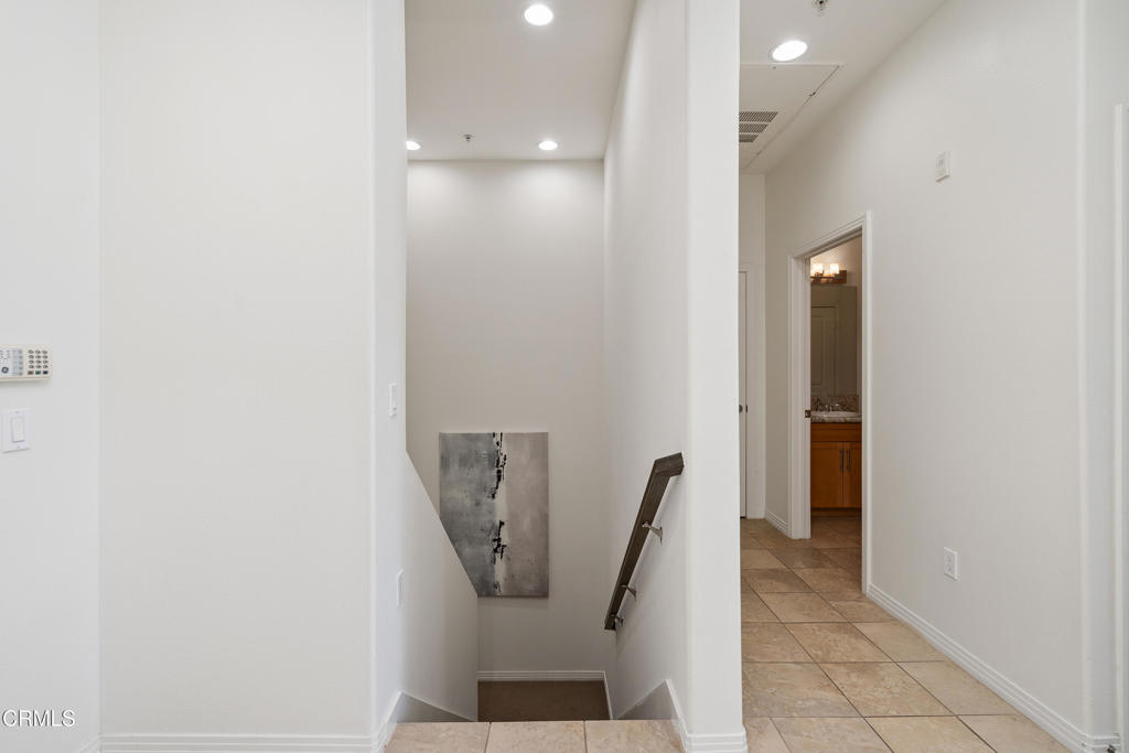 931 E Walnut Street 612