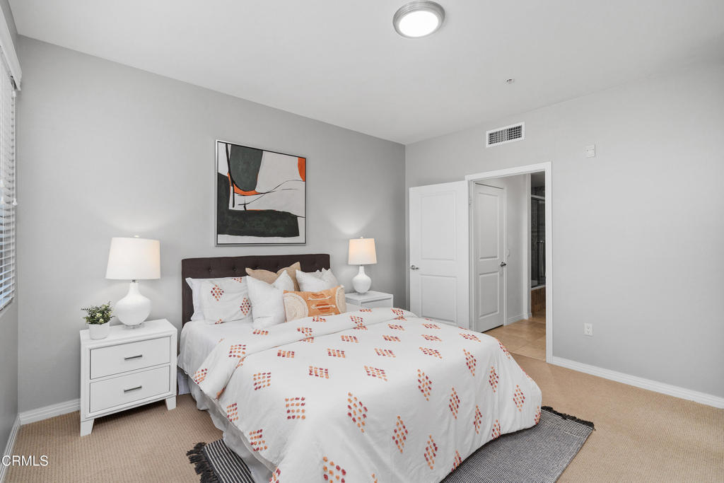 931 E Walnut Street 612