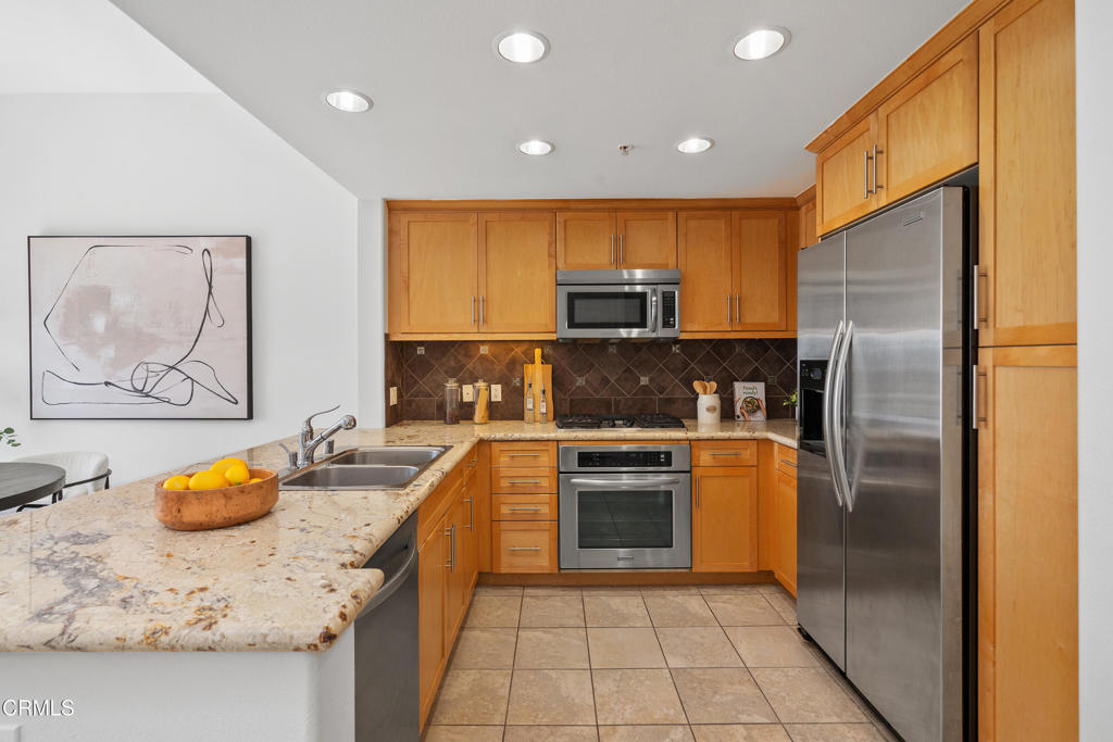 931 E Walnut Street 612