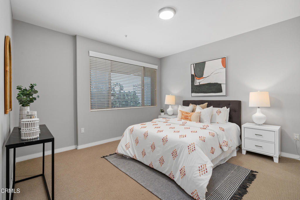 931 E Walnut Street 612