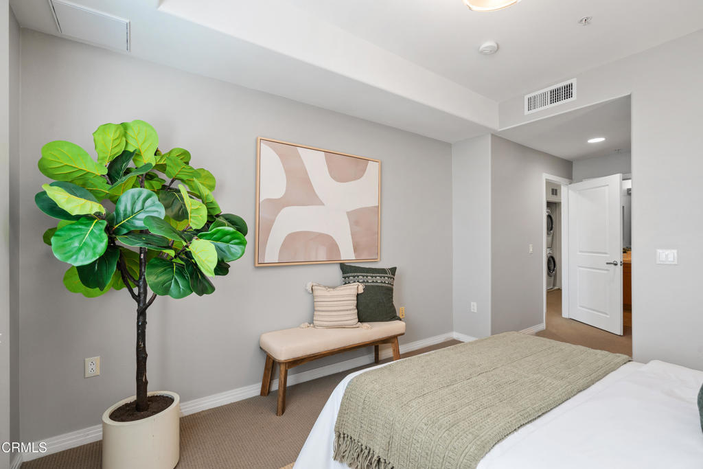 931 E Walnut Street 612