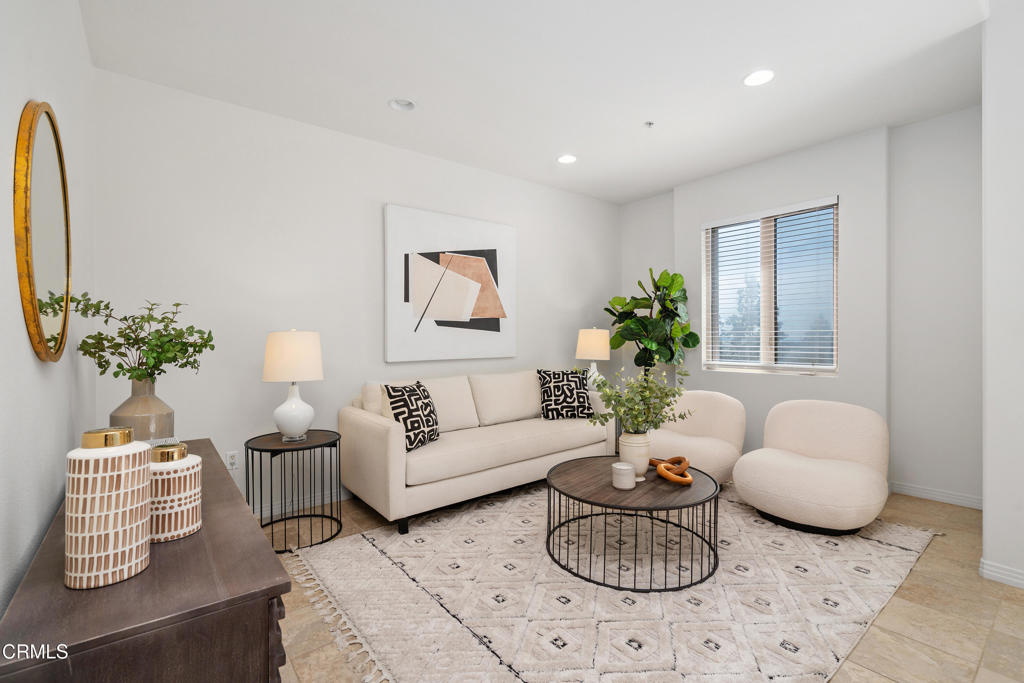 931 E Walnut Street 612