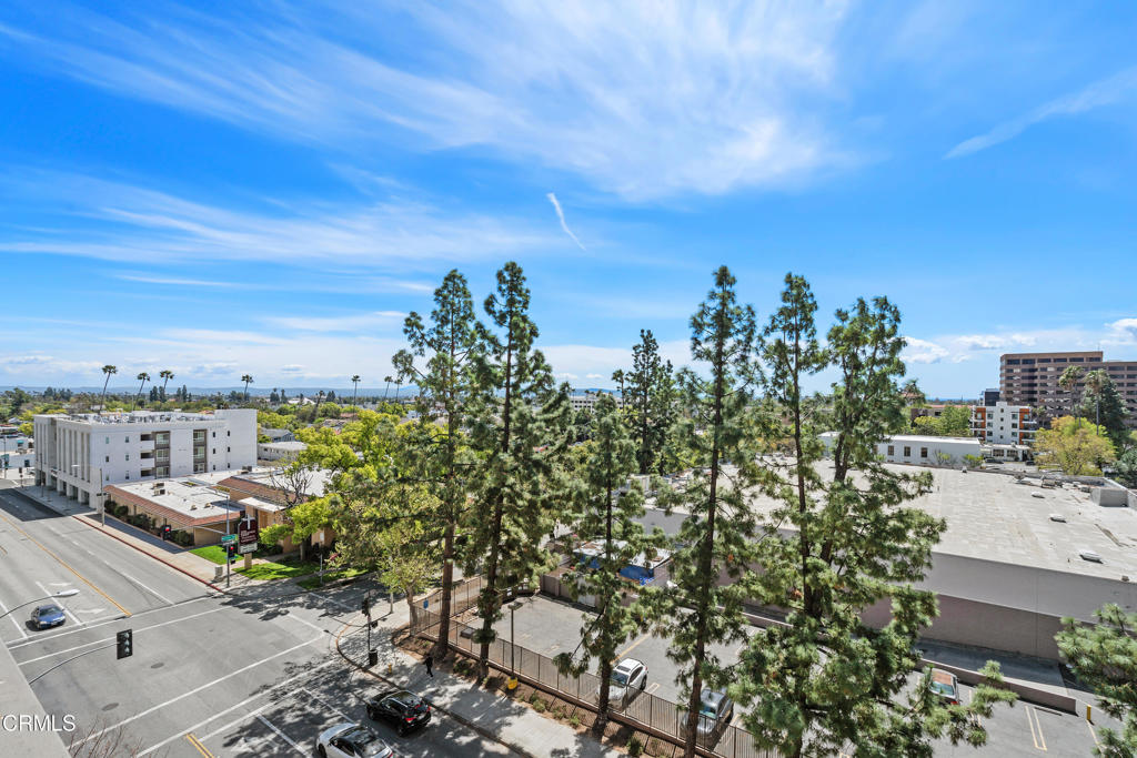 931 E Walnut Street 612