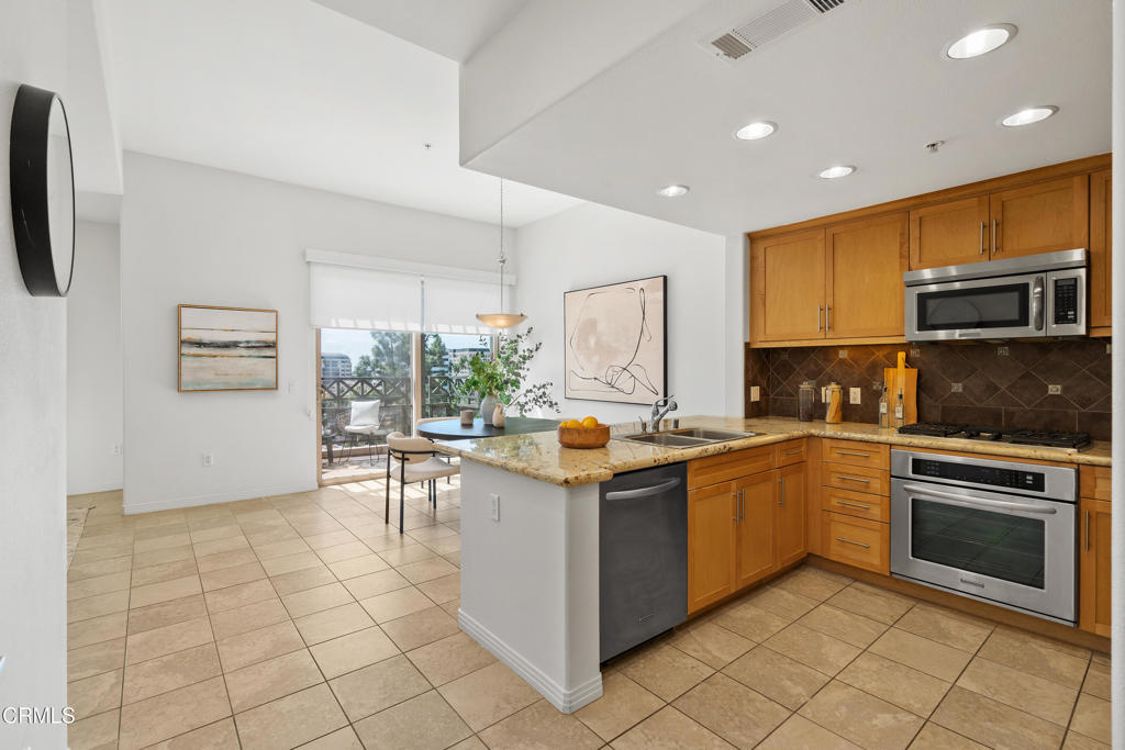 931 E Walnut Street 612