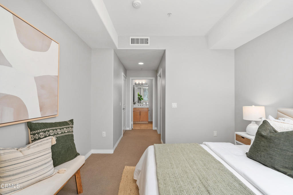 931 E Walnut Street 612