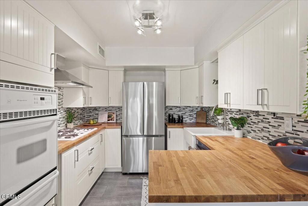 395 S Oakland Avenue 204