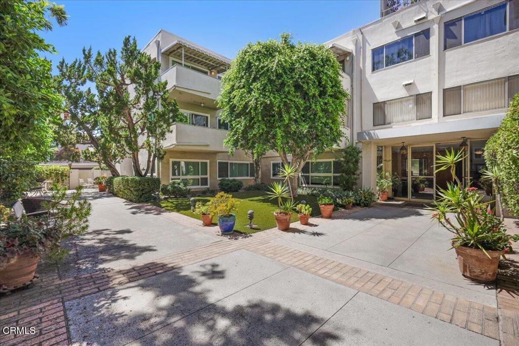 395 S Oakland Avenue 204