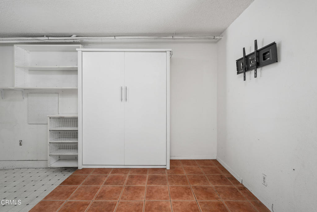 137 N Oak Knoll Avenue 27