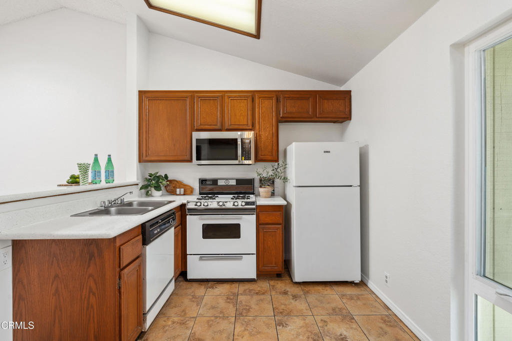 137 N Oak Knoll Avenue 27