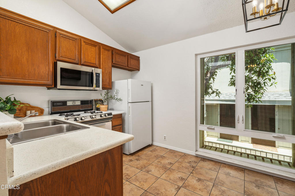 137 N Oak Knoll Avenue 27