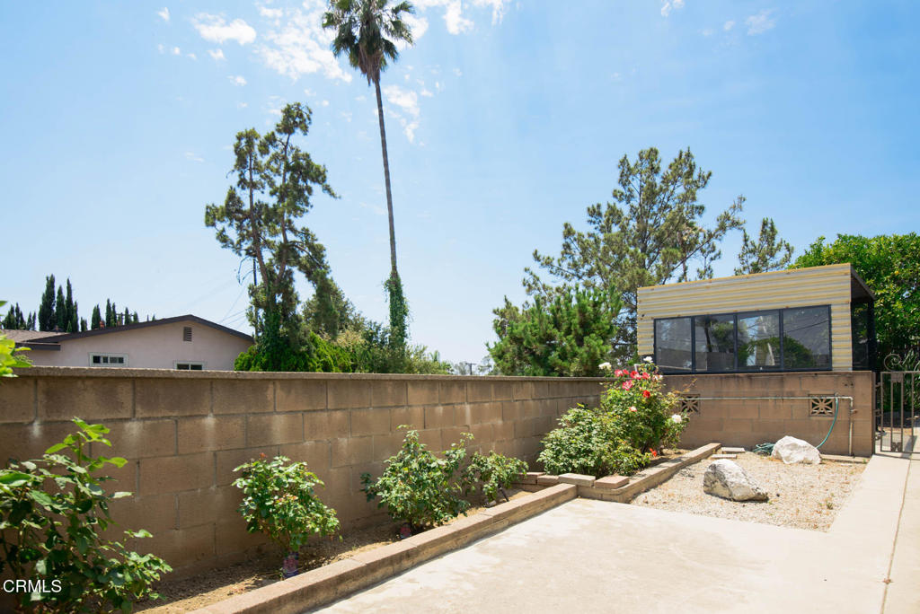 1101 Larker Avenue