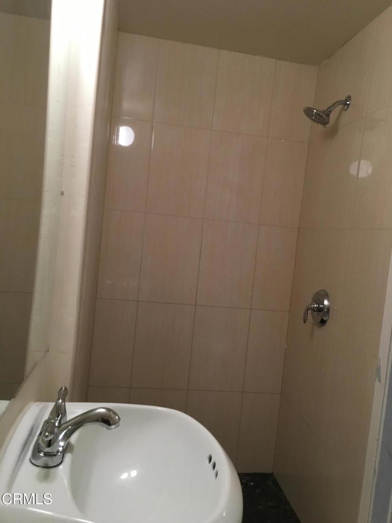 5716 N Charlotte Avenue