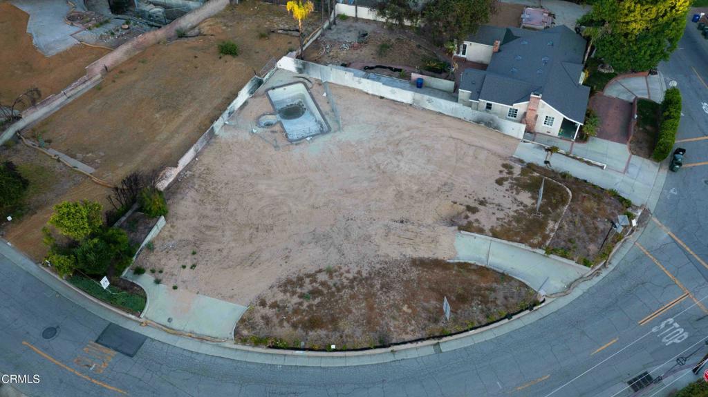 1860 Pinecrest Drive