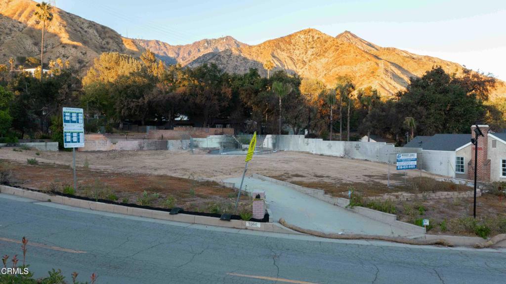 1860 Pinecrest Drive
