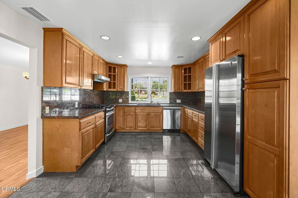 1572 Casa Grande Street