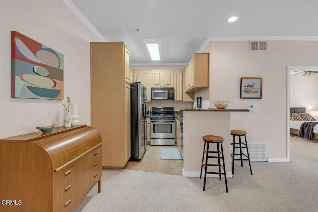 300 N El Molino Avenue 201