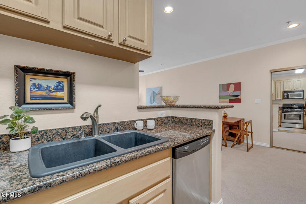 300 N El Molino Avenue 201