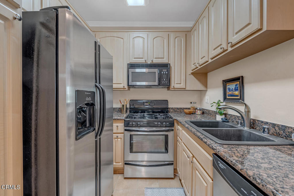 300 N El Molino Avenue 201