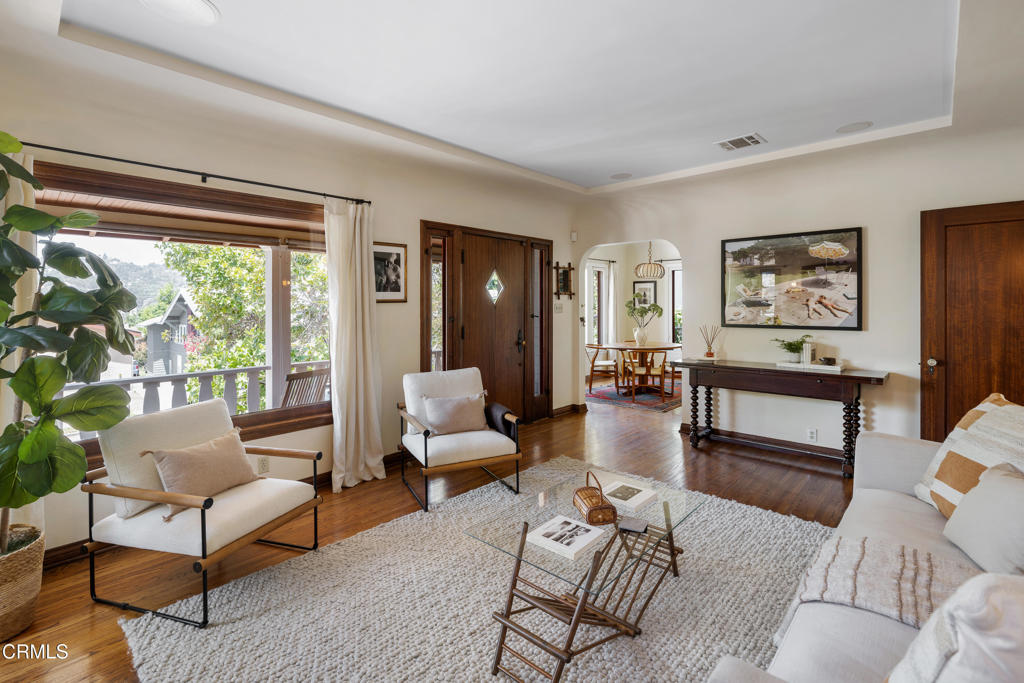 4406 Berenice Avenue