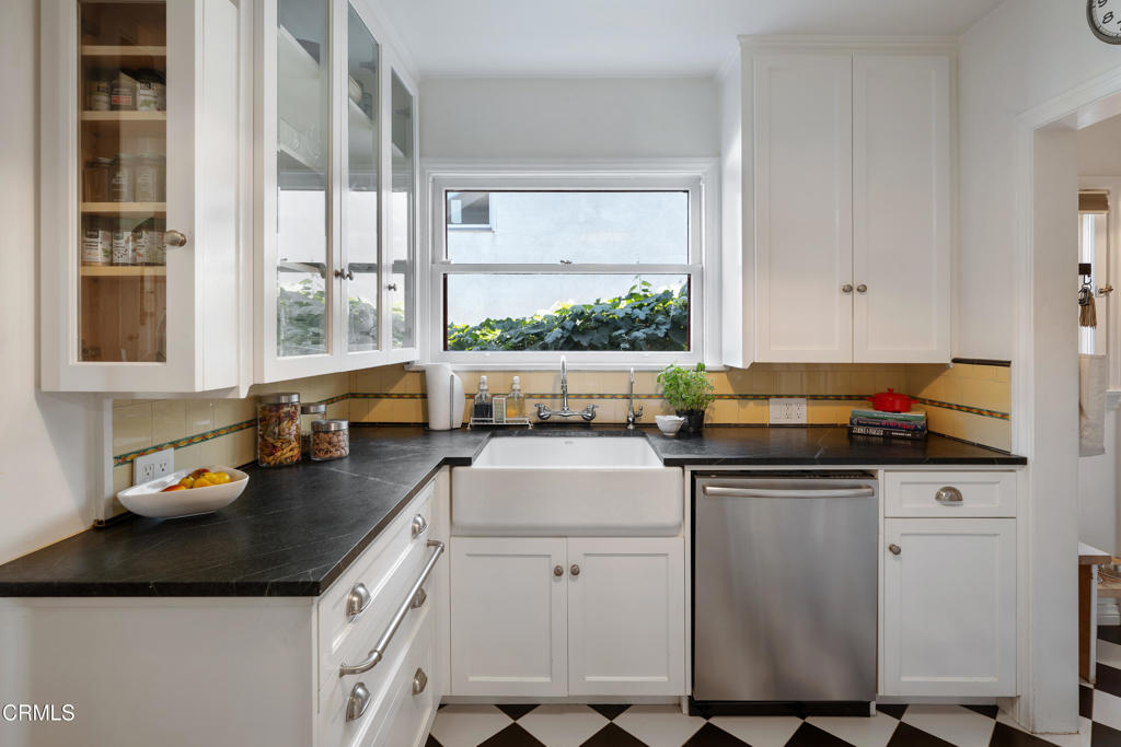 4406 Berenice Avenue