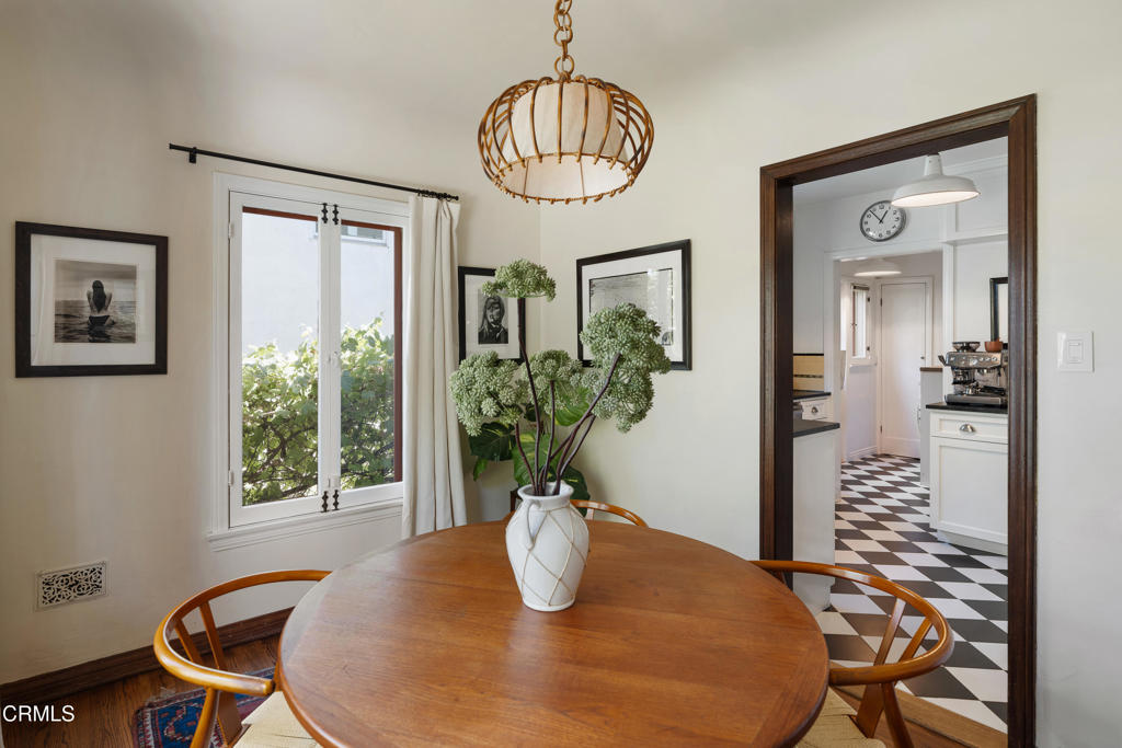 4406 Berenice Avenue