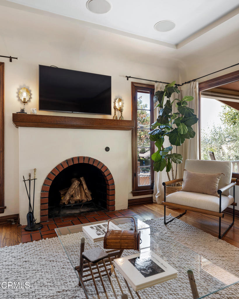 4406 Berenice Avenue