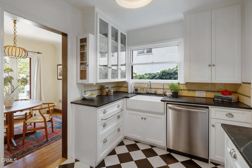 4406 Berenice Avenue