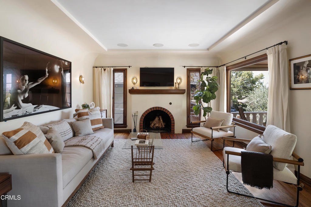 4406 Berenice Avenue