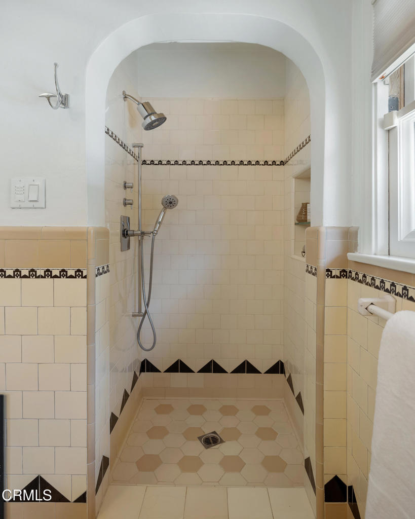 4406 Berenice Avenue