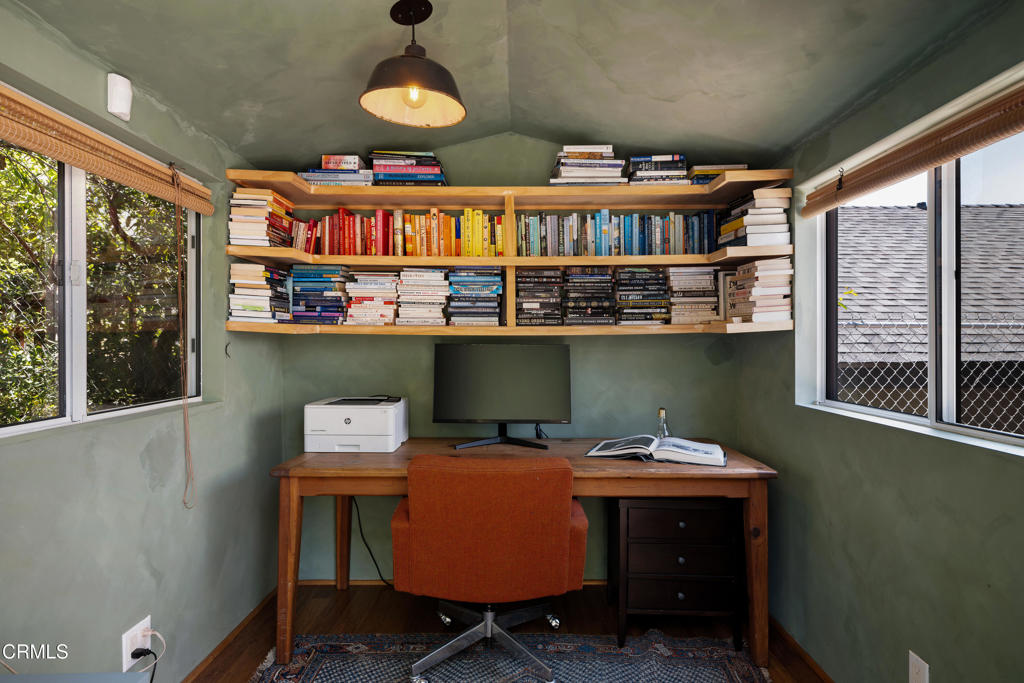 4406 Berenice Avenue